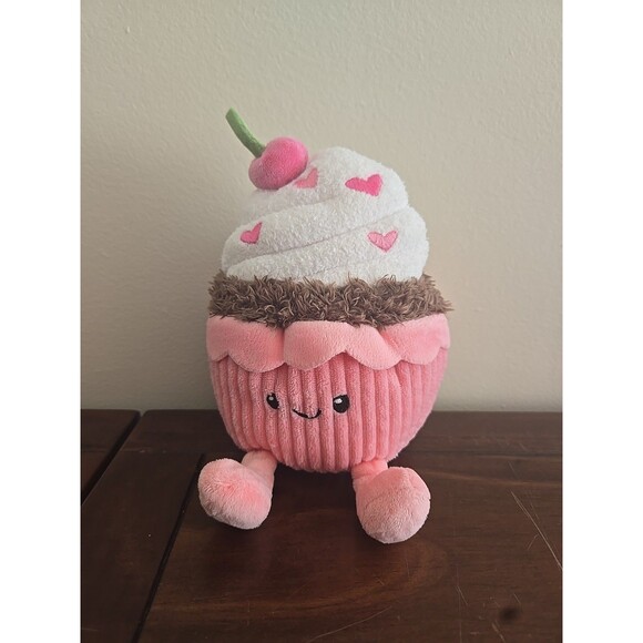 GIGGLESCAPE GIGGLE SCAPE PLUSH CUPCAKE VALENTINES 7.5" - Picture 1 of 5
